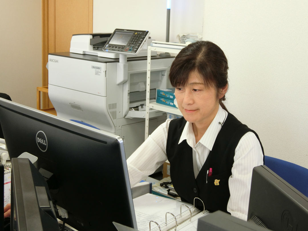 田村 俊子