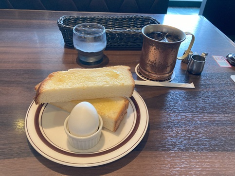 今日は○○○で朝食を