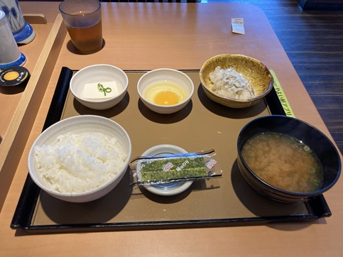 今日は○○○で朝食を